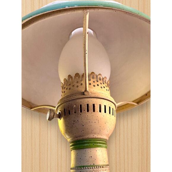 Vintage Aladdin Style Alacite Lamp with Green Trim and Speckled Shade Electric - Picture 12 of 13